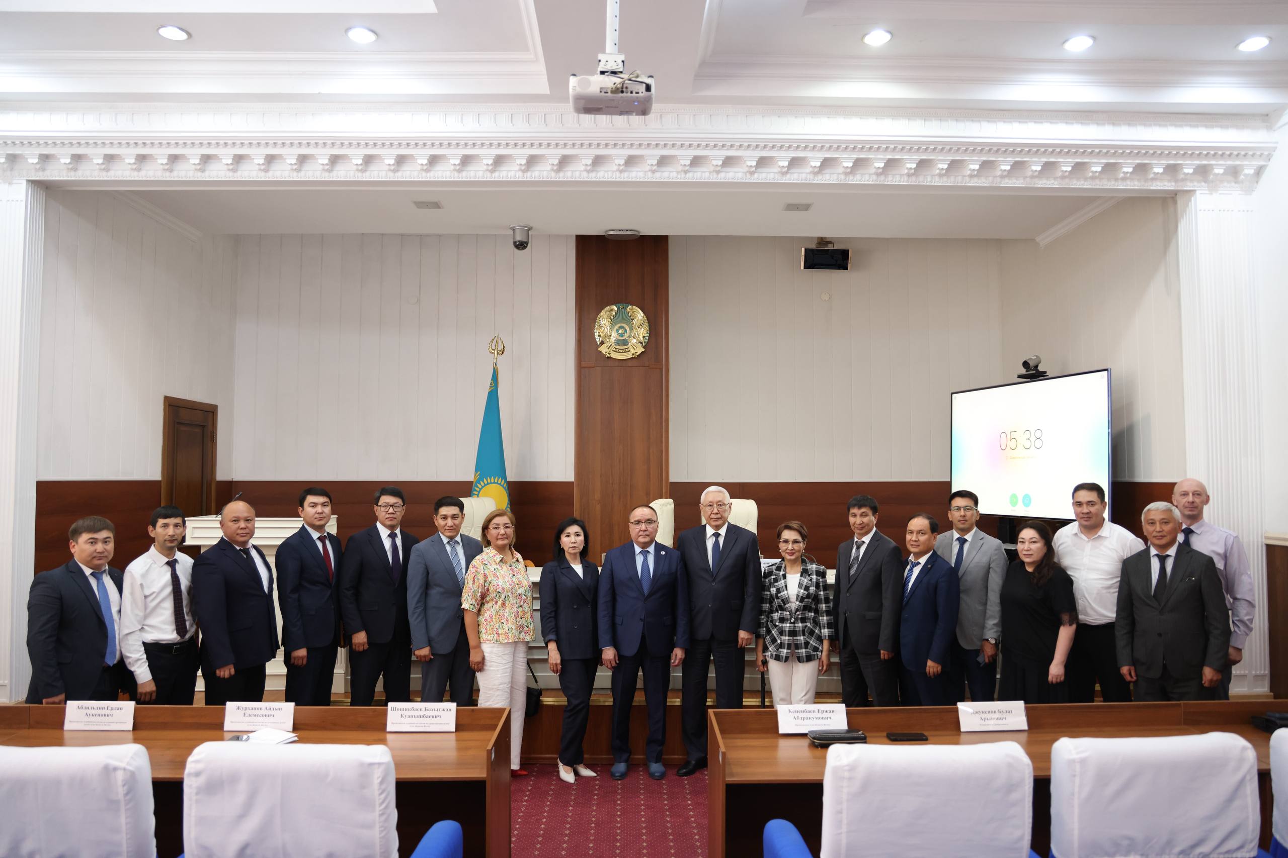 Жетісу облыстық сотында Жоғары Сот Кеңесі өкілдерінің өңір судьяларымен және Сот әкімшілігінің аумақтық департаментінің қызметкерлерімен кезекті көшпелі кездесуі өтті