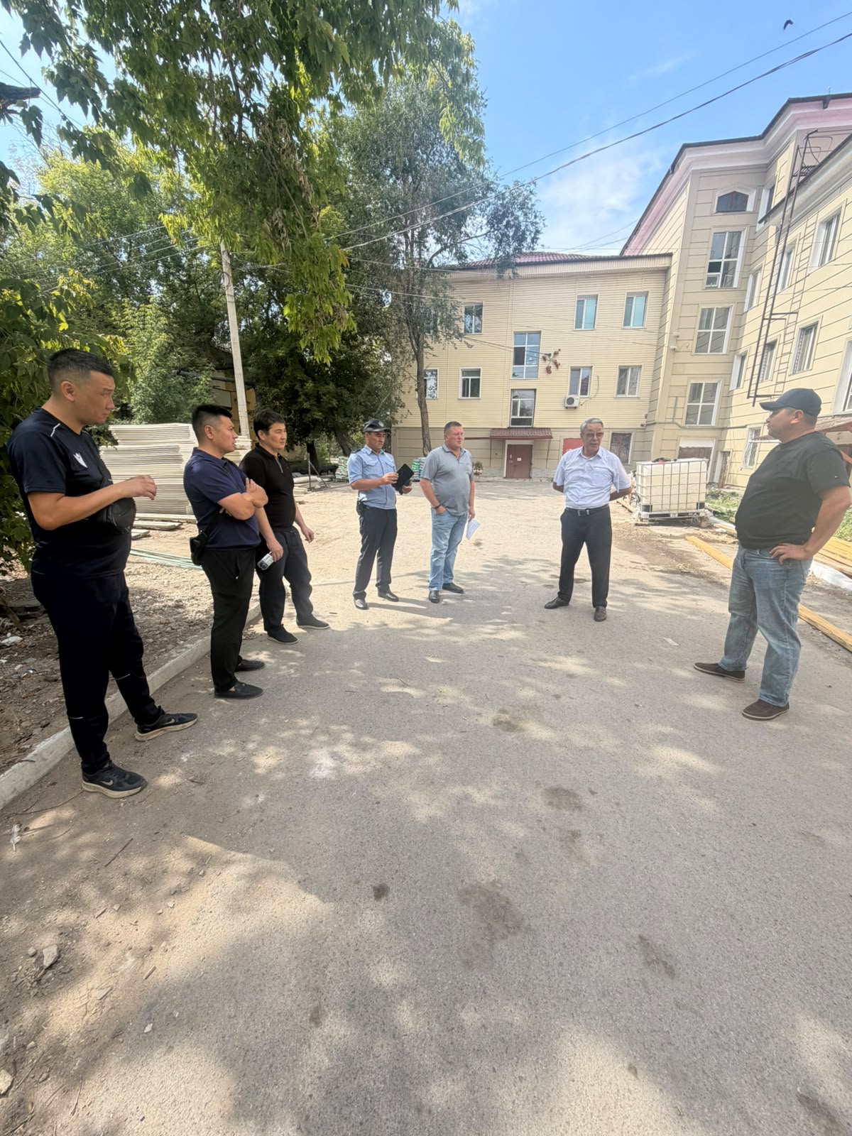 Выездное заседание по фасадам города
