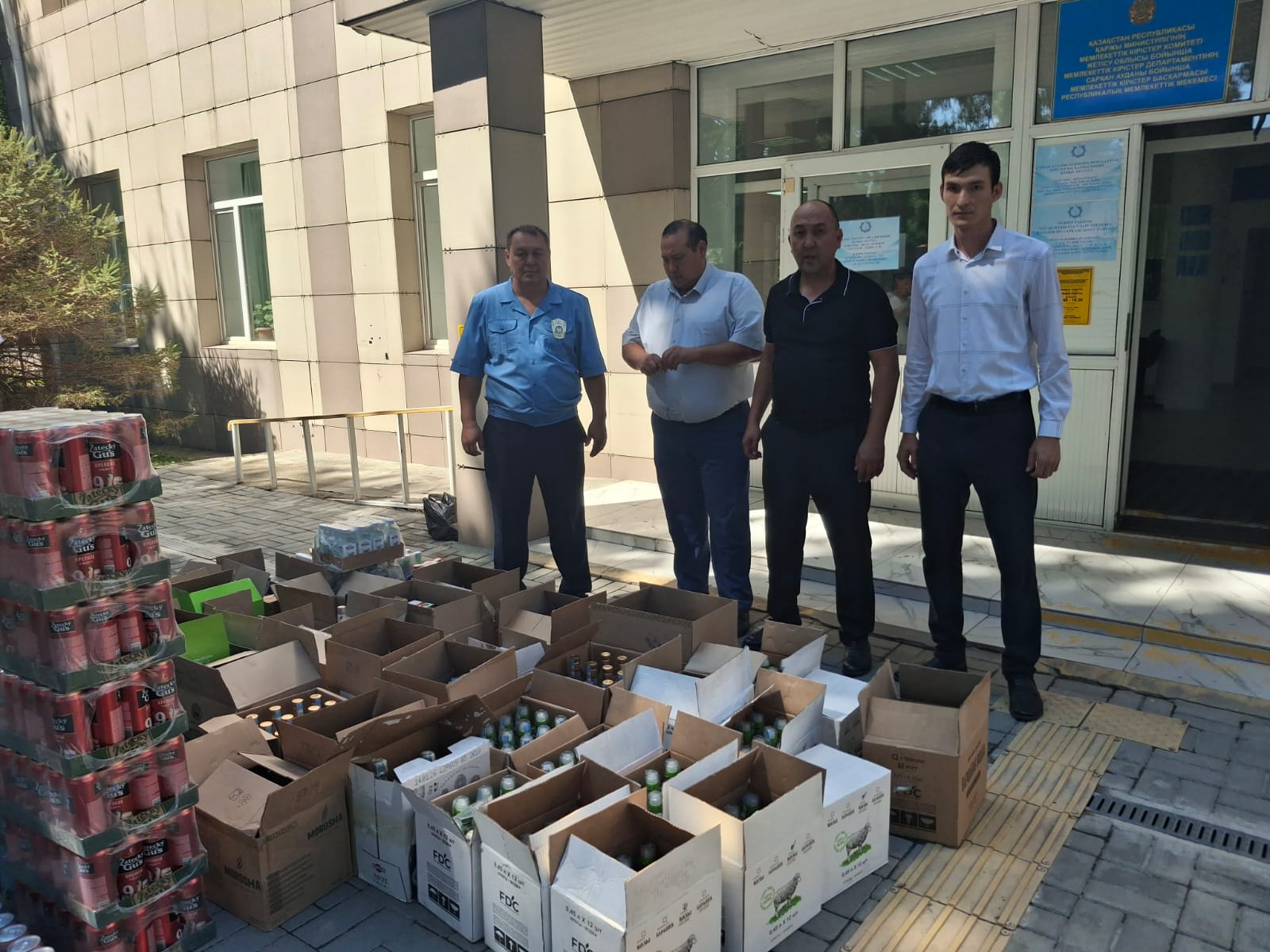 Конфискованные 1635 бутылок алкогольной продукции переданы в доход государства