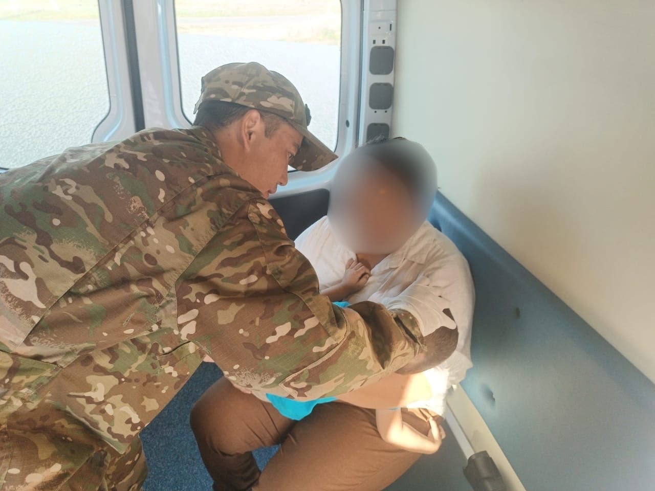 Павлодар облысында ТЖМ Апаттар медицинасы орталығының қызметкерлері жол-көлік оқиғасынан зардап шеккен балаға көмек көрсетті