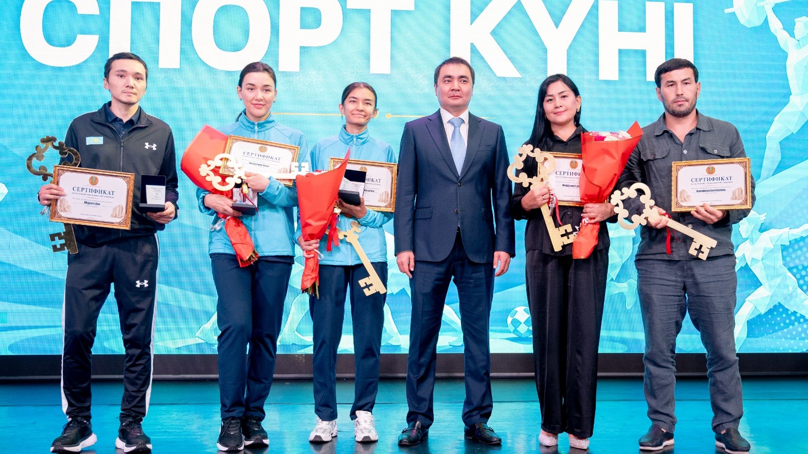 Чемпионам и призёрам Паралимпиады и Сурдлимпиады в Караганде подарили квартиры