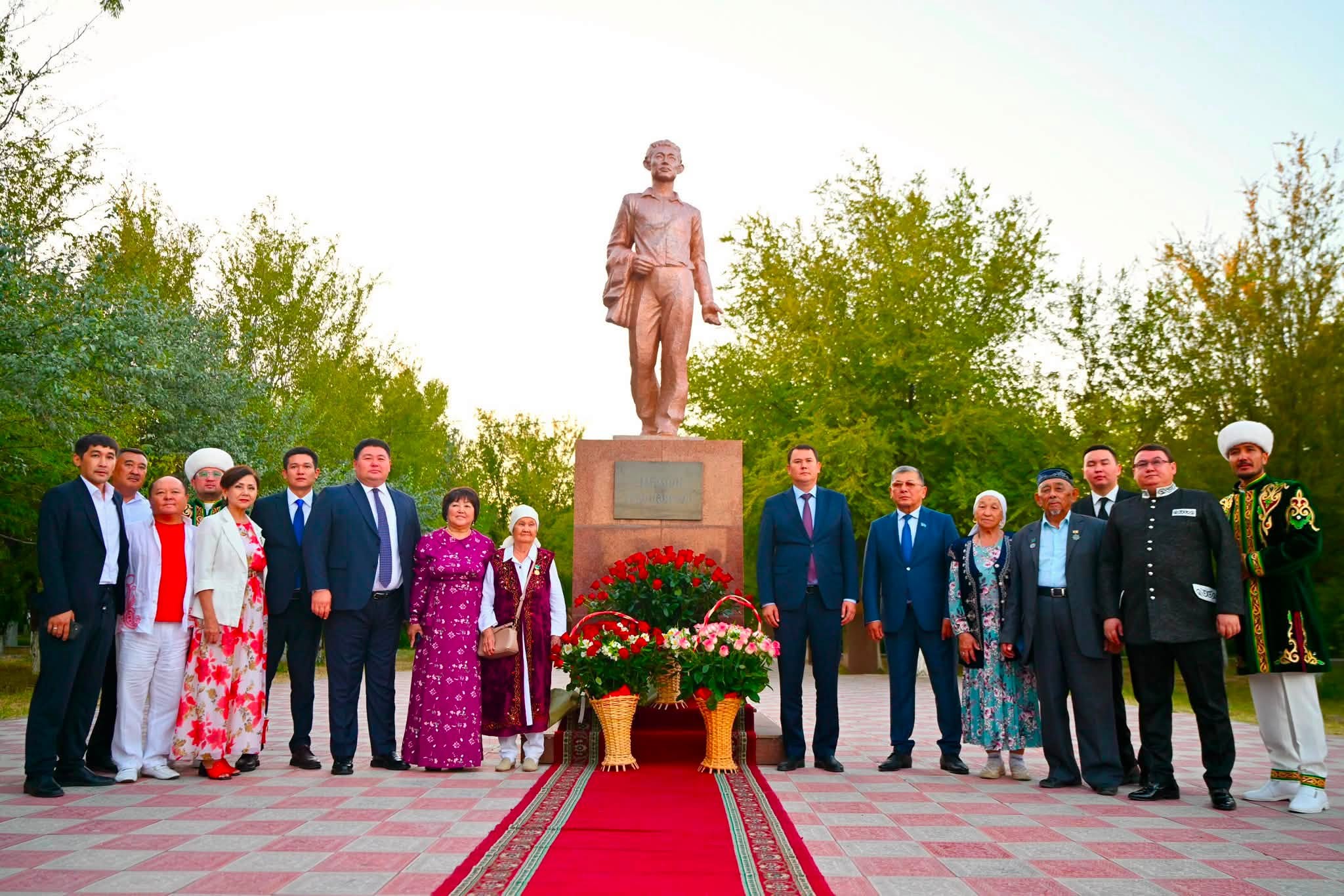 ҚАЗАҚ ДАЛАСЫН ӘНМЕН ТЕРБЕТКЕН ШӘМШІ ЕДІҢ
