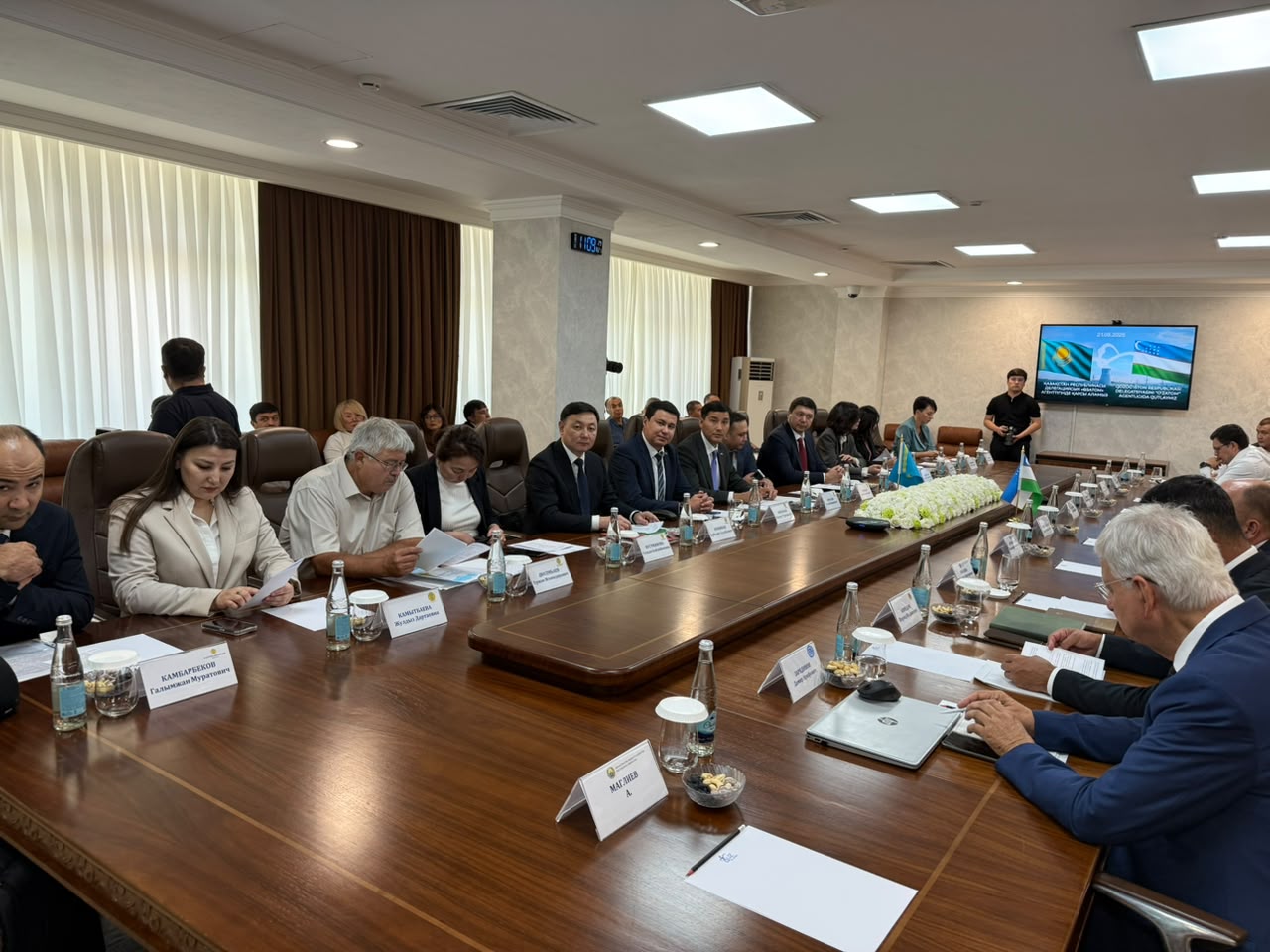 2026 жылдың 21 тамызында Ташкентте ядролық энергетика жобаларын іске асырудағы ынтымақтастық бойынша Қазақстан-Өзбекстан кездесуі өтті