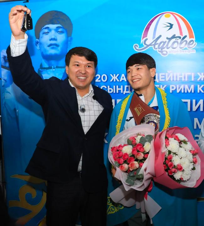 Чемпиону мира вручили ключи от автомобиля
