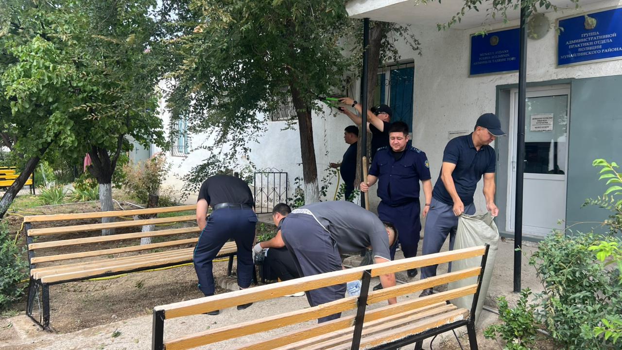 «Таза Қазақстан» акциясы аясында Мұнайлы аудандық полиция бөлімінің қызметкерлері сенбілік өткізді
