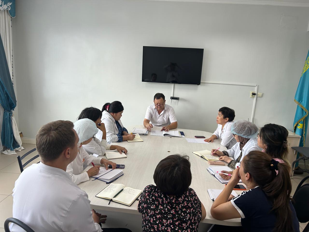 «Daulet Medical Center» ЖШС-ның дәрігерлерімен МӘС мәселелері бойынша кездесу.