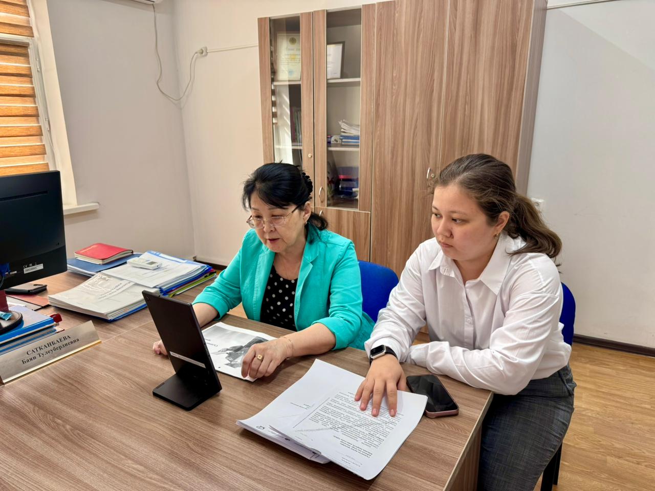Ағымдағы жылдың 2 қыркүйек күні Маңғыстау облысының санитариялық-эпидемиологиялық бақылау департаменті Қазақстан Республикасы Денсаулық сақтау министрлігі Санитариялық-эпидемиологиялық бақылау комитетінің 2026 жылға арналған негізгі ұйымдастыру іс-шаралар жоспарының 2025 жылғы №149-НҚ бұйрығын  негізге алып «Салауатты жұмыс орындары» жобасын іске асыру мәселелері бойынша аумақтық санитариялық-эпидемиологиялық бақылау басқармаларының мамандарына арналған онлайн семинар өткізілді.