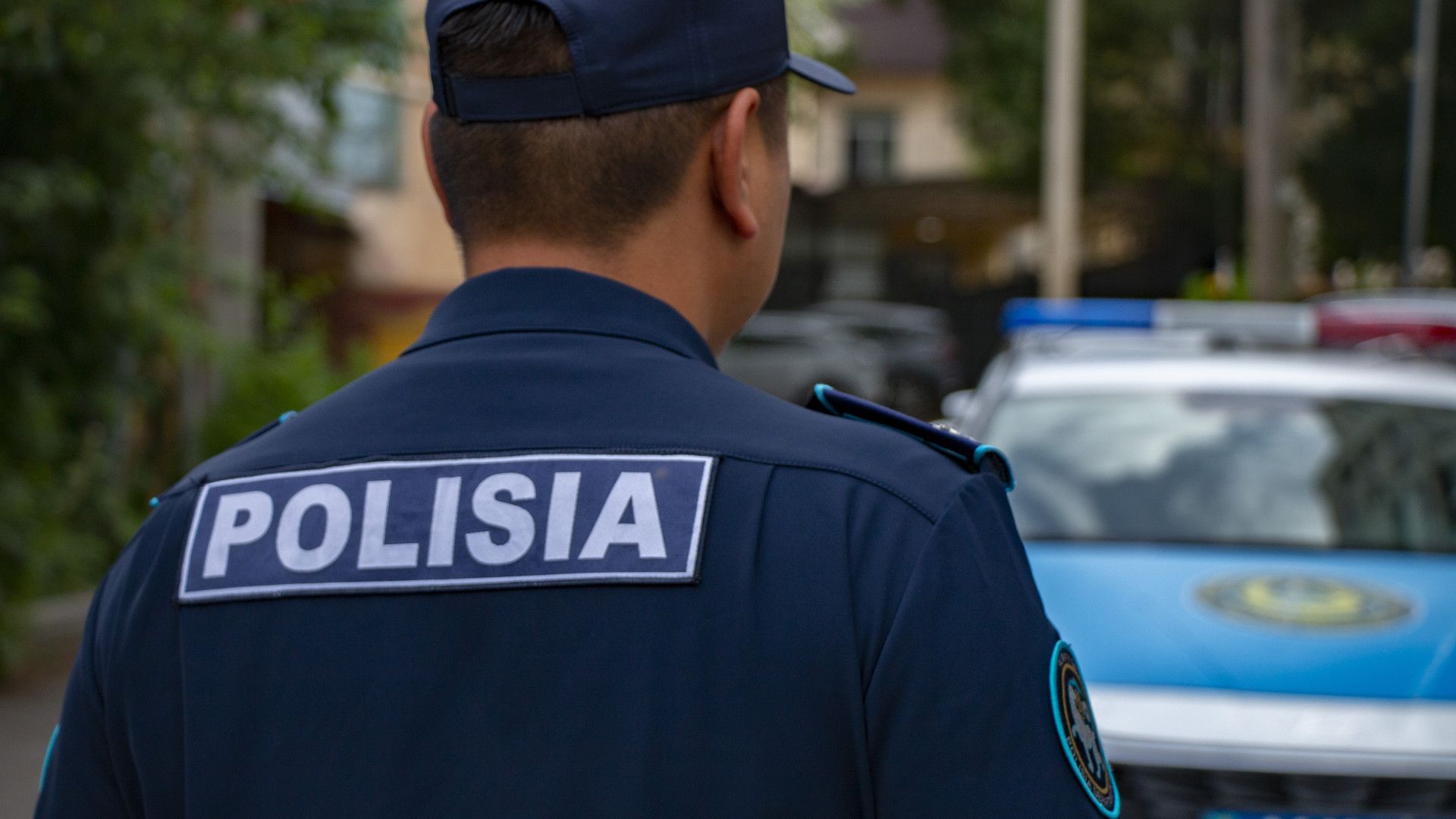 Астанада полиция жол қозғалысы ережесін өрескел бұзған жүргізушіні ұстады