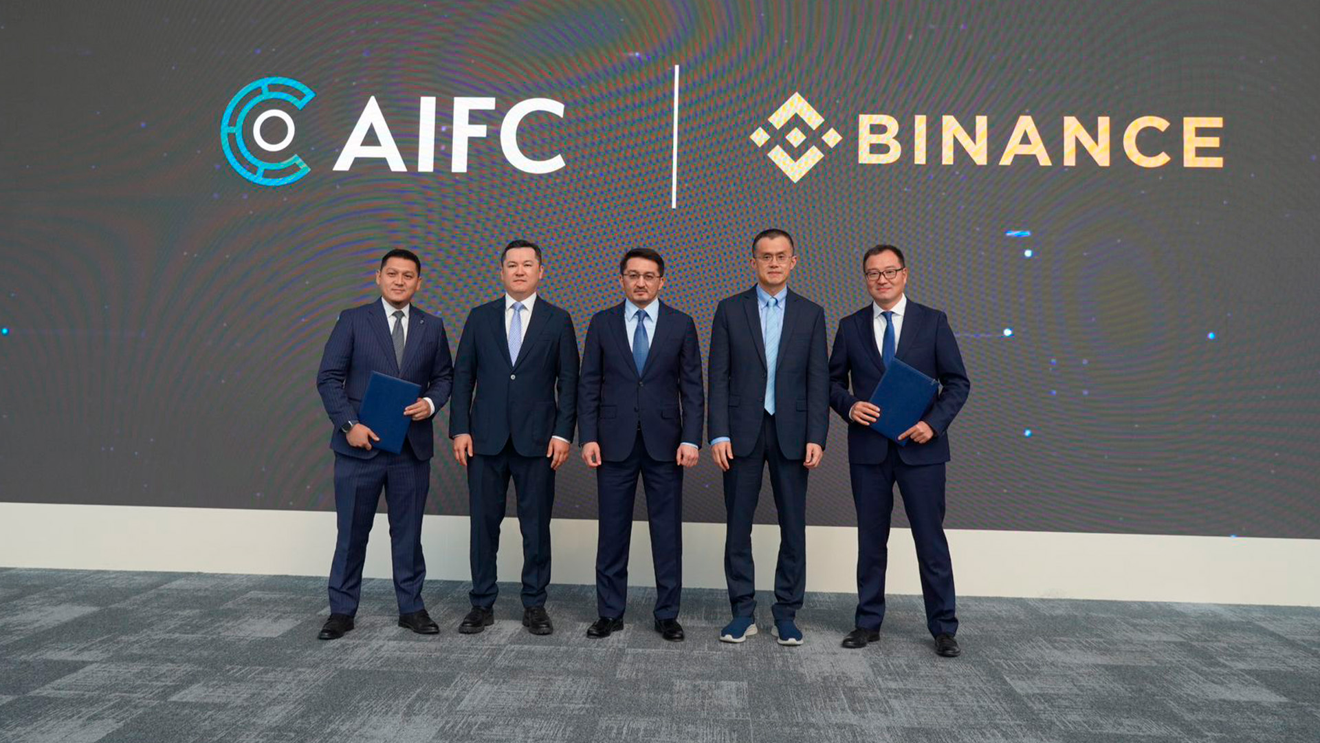 Жаслан Мәдиев Binance компаниясының негізін қалаушы Чанпэн Чжаомен технологиялар және цифрлық экономиканы дамыту жайын талқылады