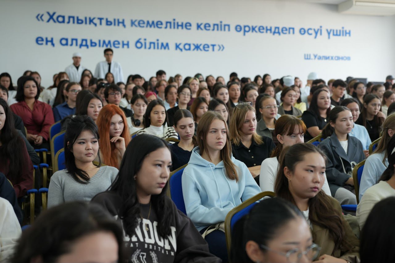 Первокурсникам передали важные и нужные сведения