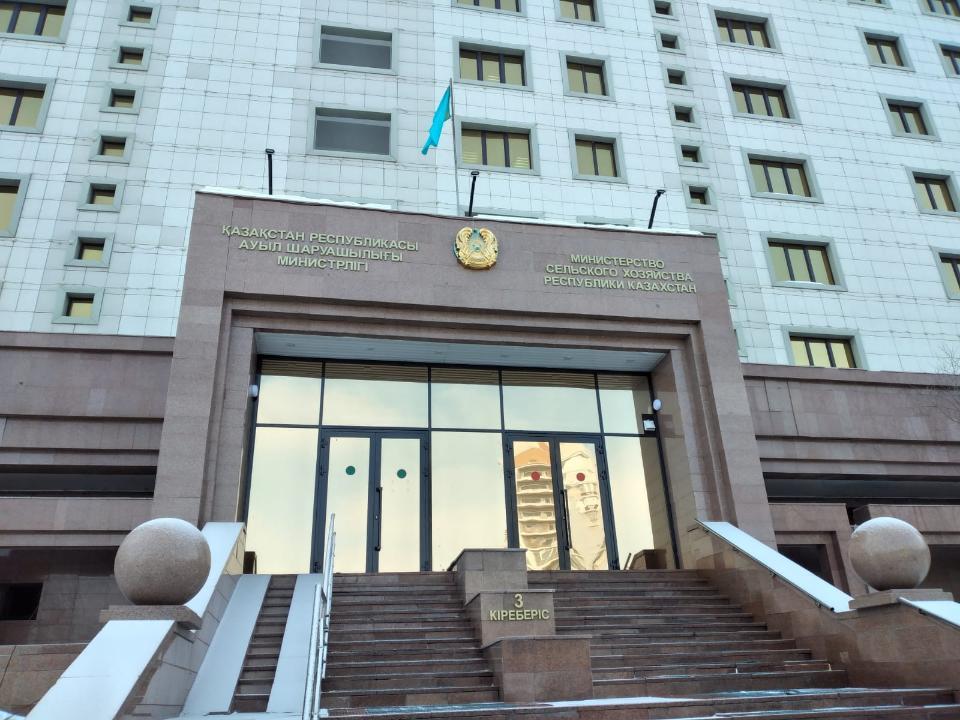 Теміржол арқылы бидай импортын қабылдауға рұқсат етілген астық өңдеу кәсіпорындары мен құс фабрикаларының тізімі