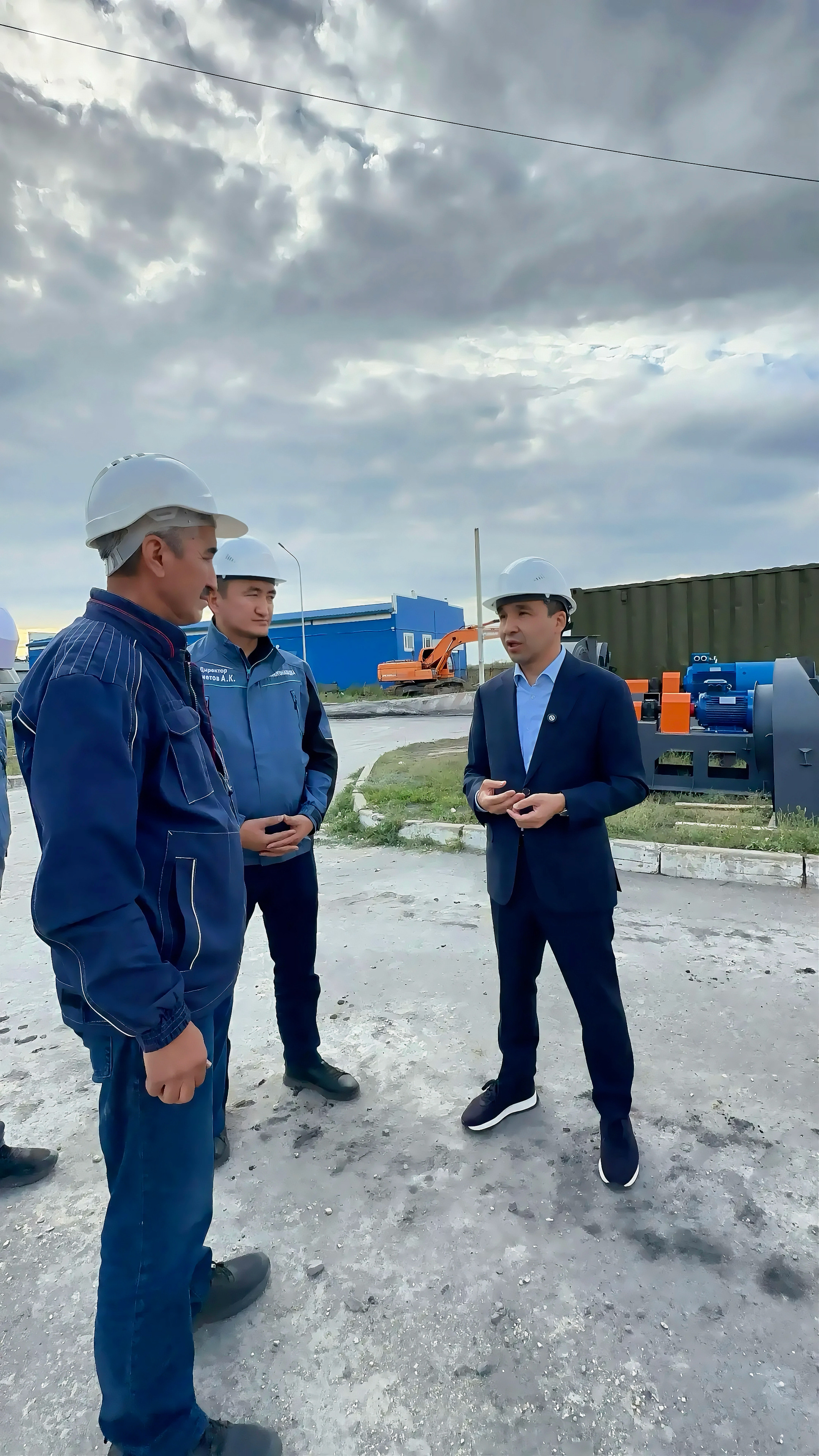 Қосшы қаласының әкімі Азамат Есімұлы жылу қазандықтарындағы жөндеу жұмыстарының барысын тексерді