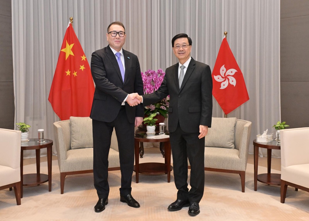 Meeting between the Minister of Trade and Integration of the Republic of Kazakhstan Arman Shakkaliyev and the Chief Executive of the Hong Kong SAR John KC Lee on the Sidelines of the 11th Belt and Road Summit