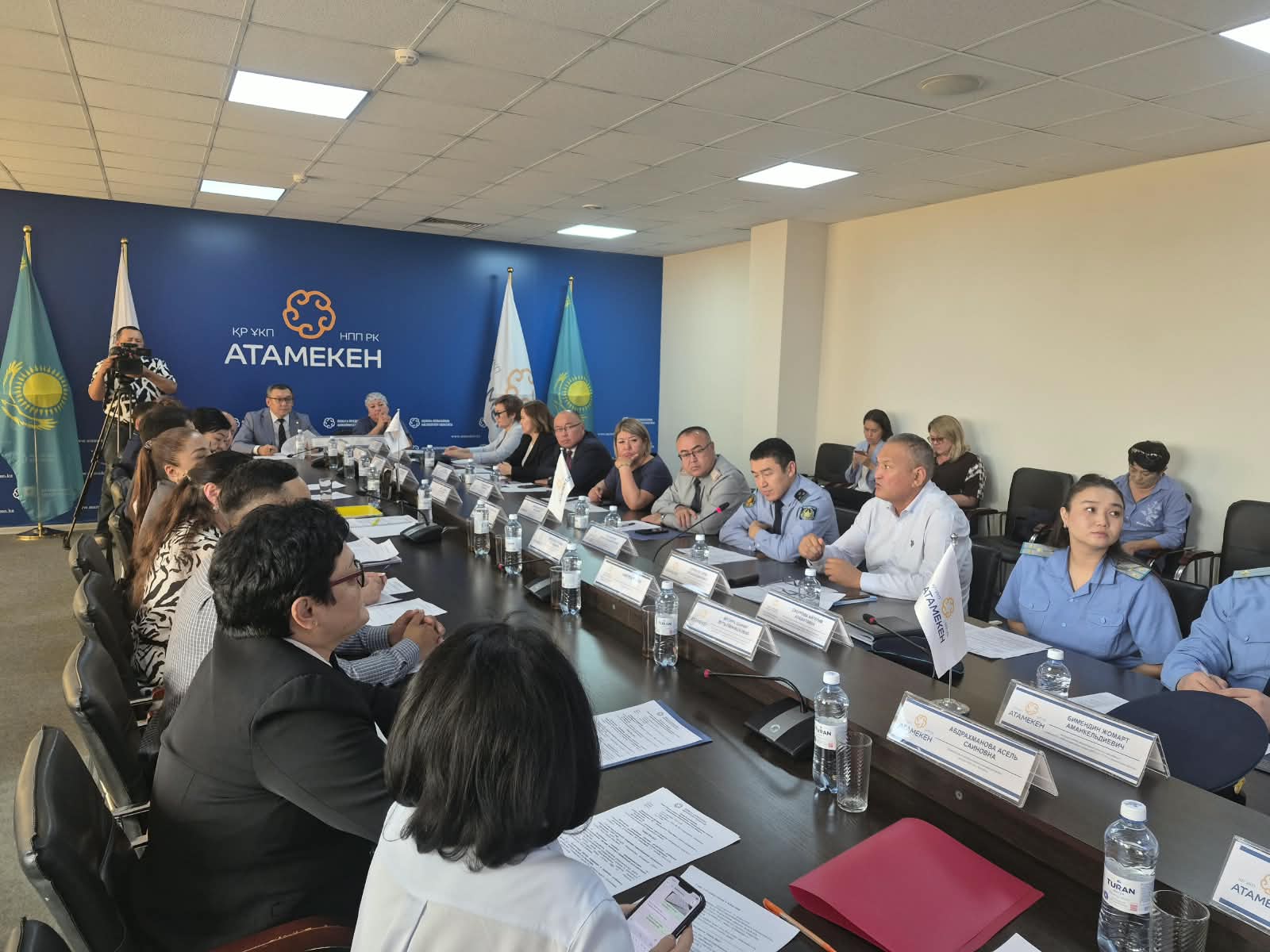 БАЛАБАҚШАЛАРДЫ ЛИЦЕНЗИЯЛАУ, САЛЫҚТАР ЖӘНЕ БИЗНЕСТІ ҚОЛДАУ ШАРАЛАРЫ АҚМОЛА ОБЛЫСЫ КӘСІПКЕРЛЕР ПАЛАТАСЫНЫҢ АЛАҢЫНДА ТАЛҚЫЛАНДЫ