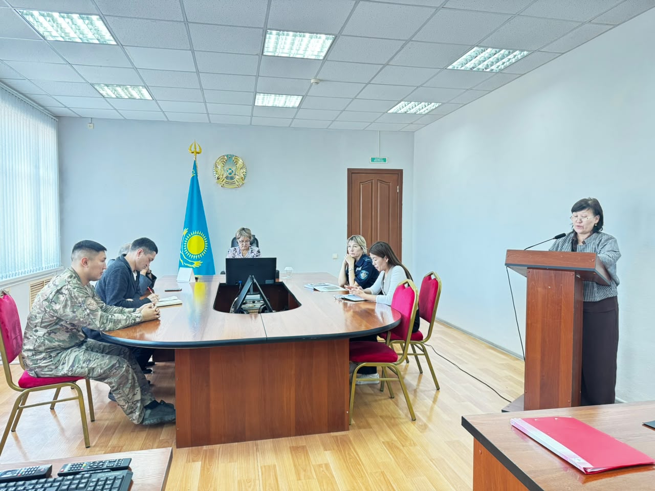 📢 Ауданда кәмелетке толмағандар істері және олардың құқықтарын қорғау жөніндегі комиссияның отырысы өтті.