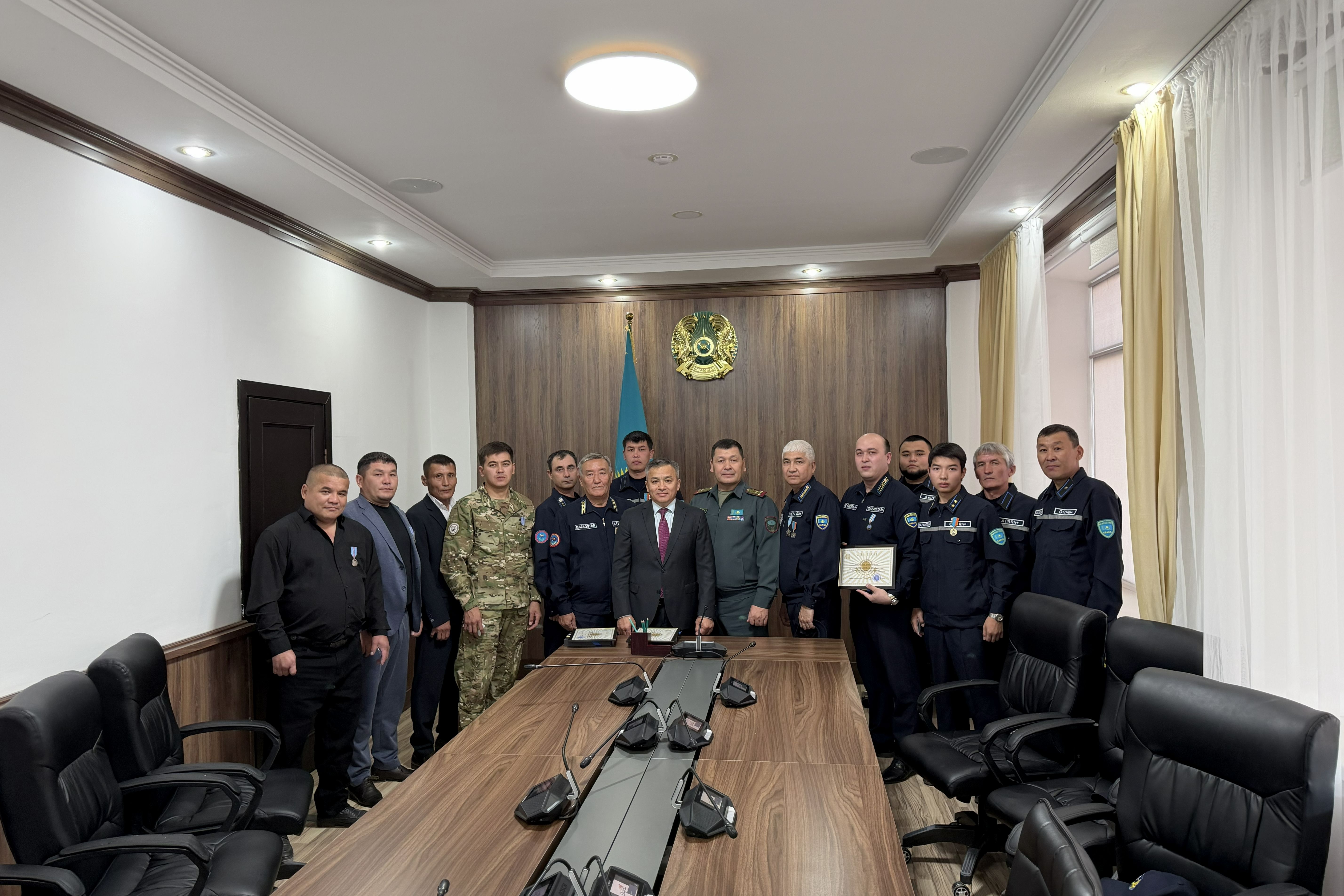 Ұлытау облысы ТЖД бастамасымен күрделі құтқару операциясының қатысушылары марапатталды