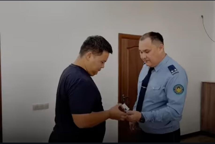Бейнеуде қоғамдық көмекшілерге куәліктер табысталды