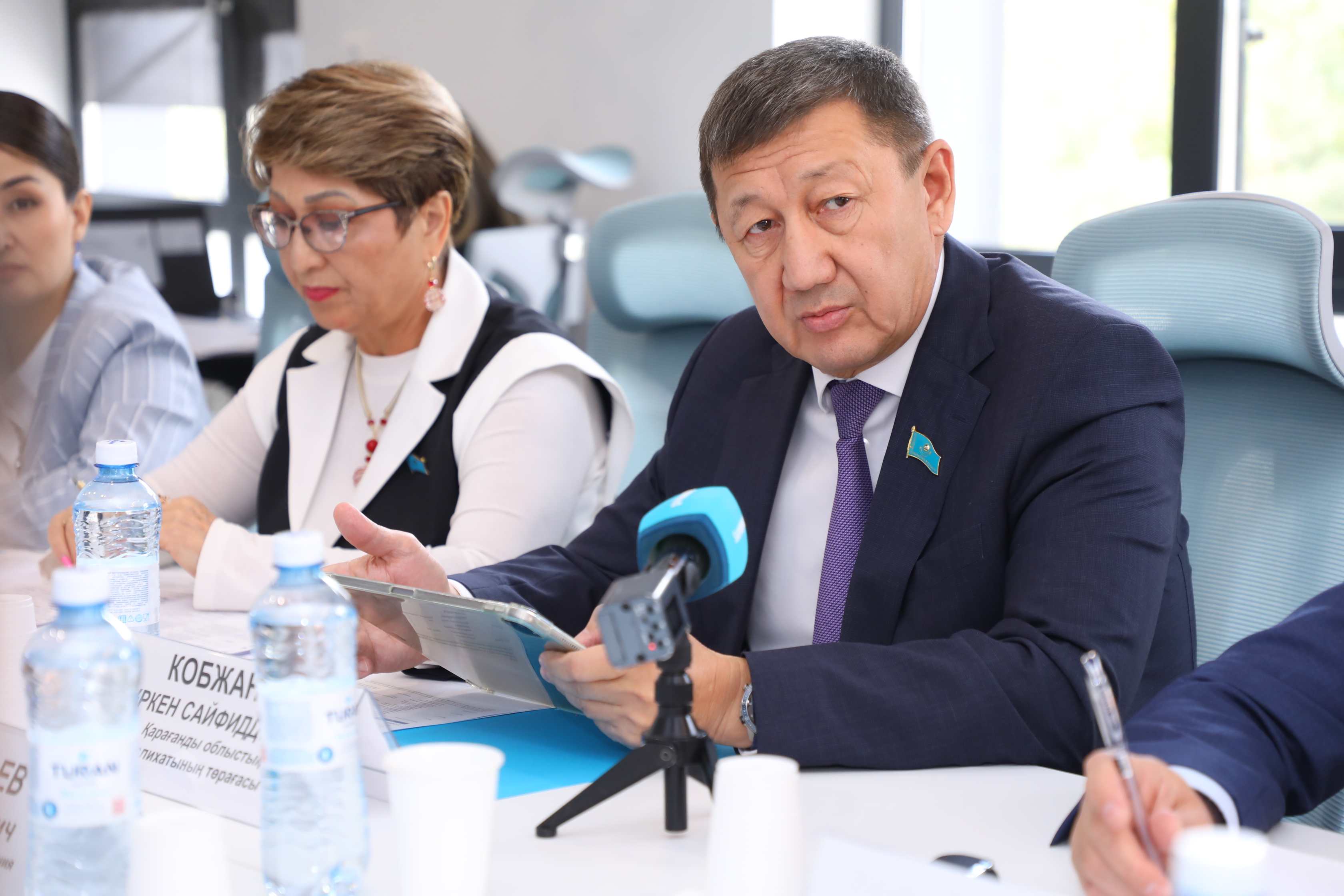 Қарағанды облысында ерекше қажеттіліктері бар балаларды тәрбиелеп отырған отбасыларды сүйемелдеу жүйесін жетілдіру мәселелері талқыланды