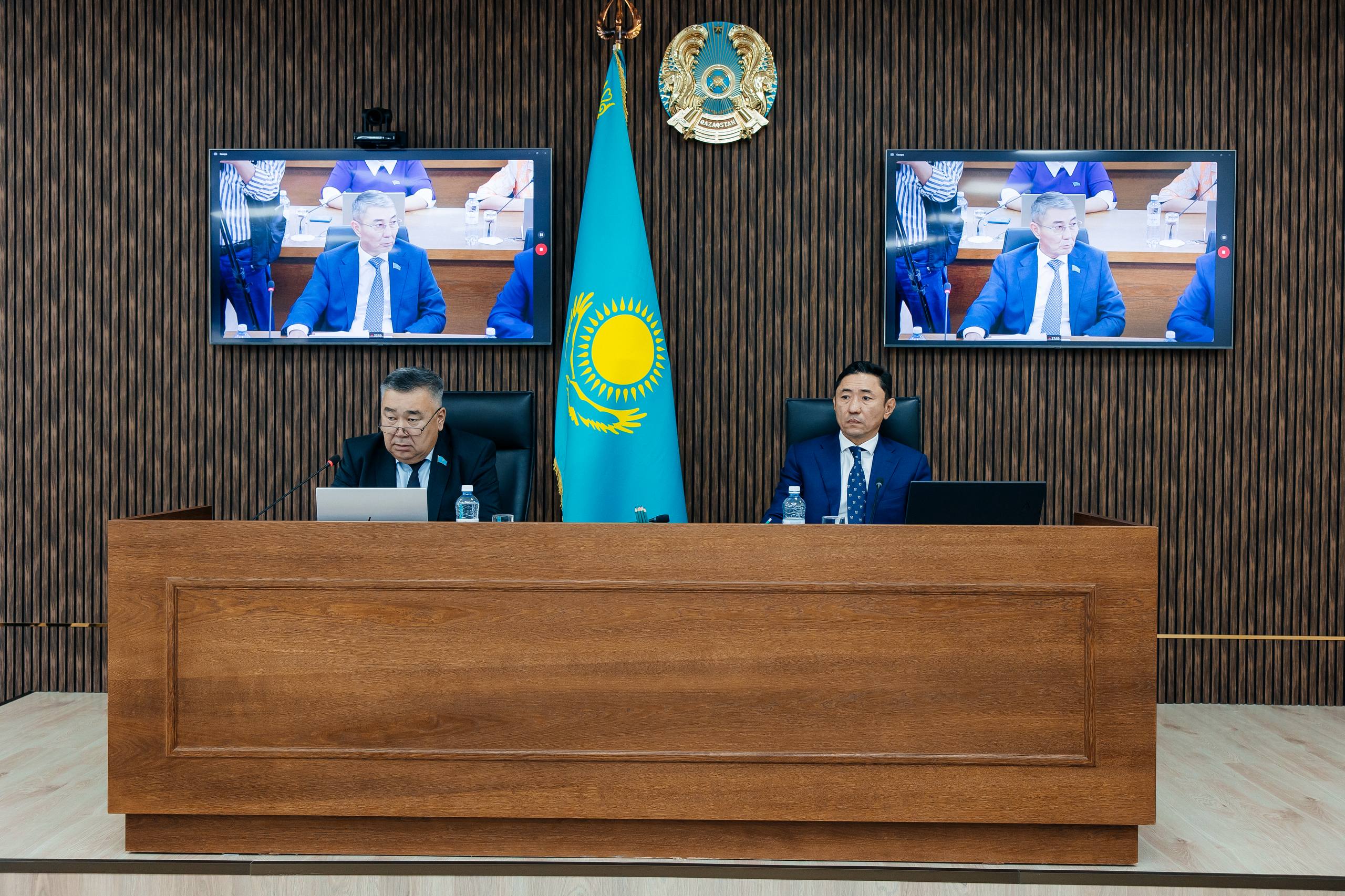 Атырауда облыстық мәслихаттың XXV сессиясы өтті