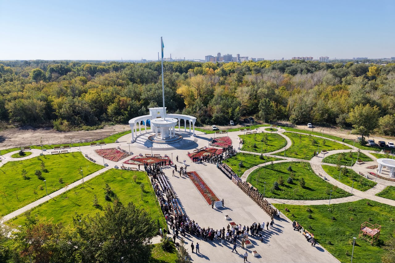 В области Абай впервые проводили призывников в армию в новом формате