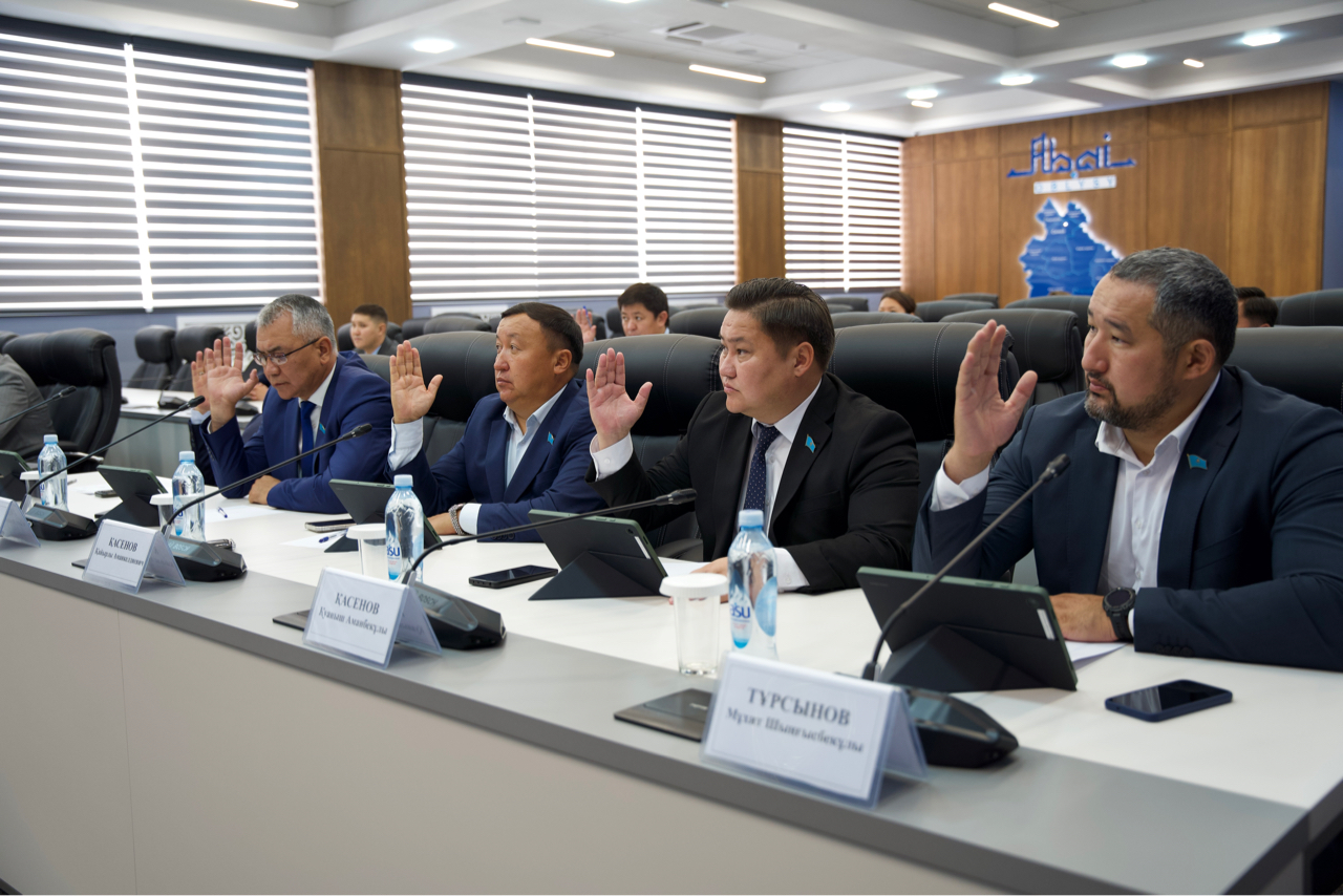 Абай облысы мәслихатының кезектен тыс қырқыншы сессиясы өтті