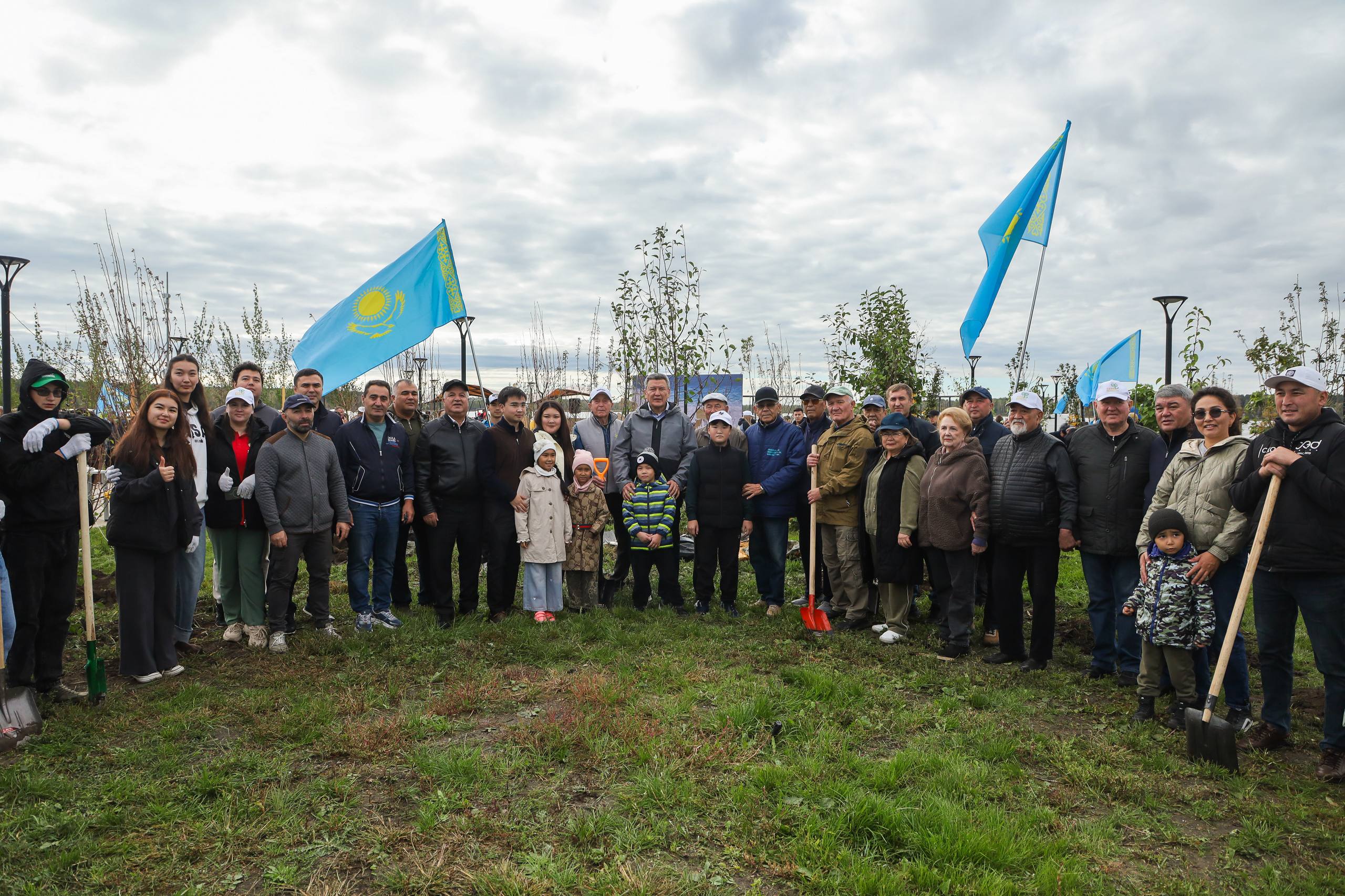 Депутаттар Дүниежүзілік тазалық күніне қатысты