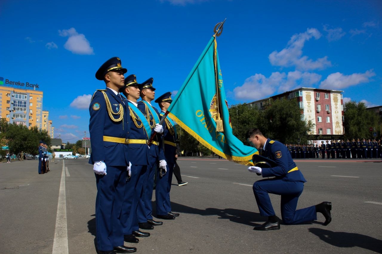 About 70 graduates of the Military Institute of the Air Defense Forces received their first officer ranks.