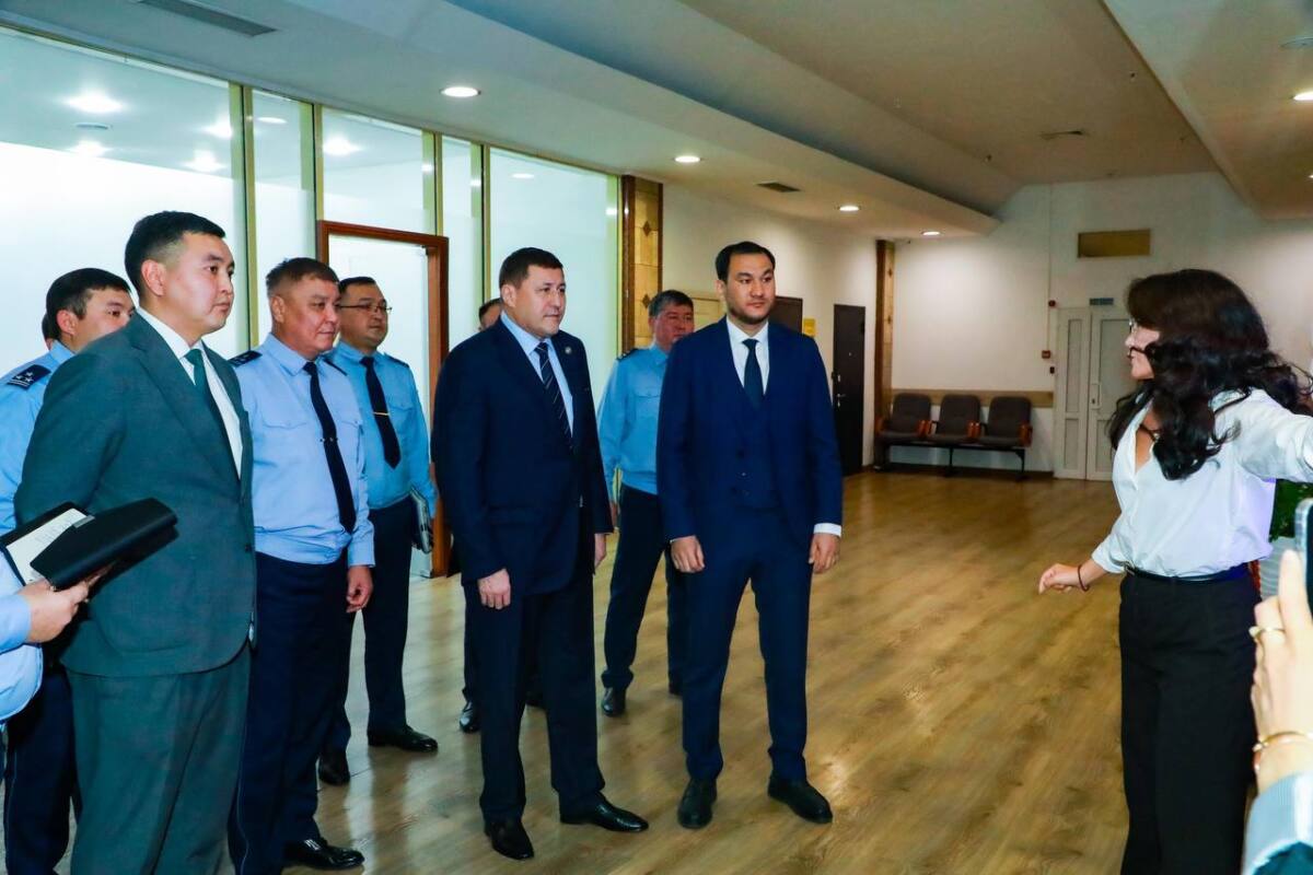 Руководящий состав департамента полиции города Астаны посетил Городской центр мониторинга и оперативного реагирования iKOMEK109