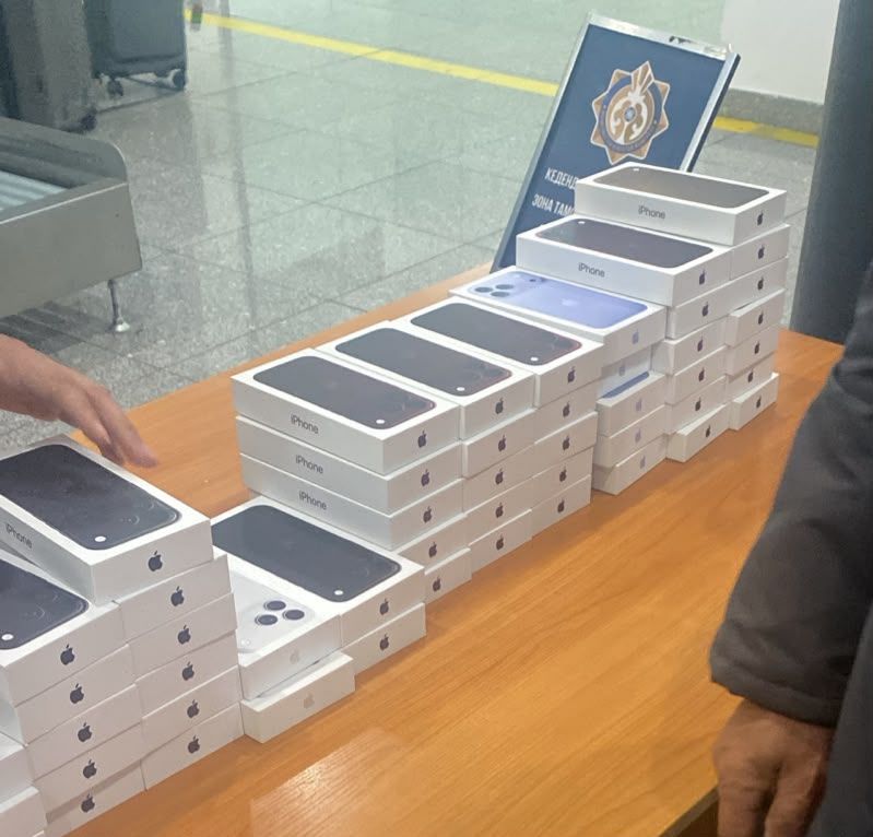 Астана әуежайында 223 дана iPhone 18 смартфонын заңсыз әкелудің жолы кесілді