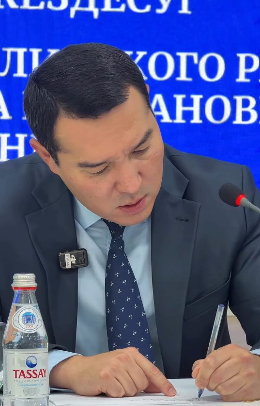 №36 гимназияда Алмалы ауданының тұрғындарымен есеп беру кездесуі өтті