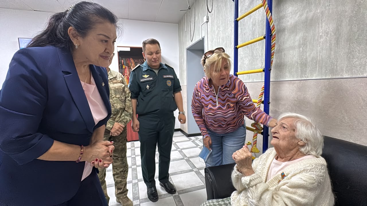 ТЖД қызметкерлері ардагерлерді құттықтауда