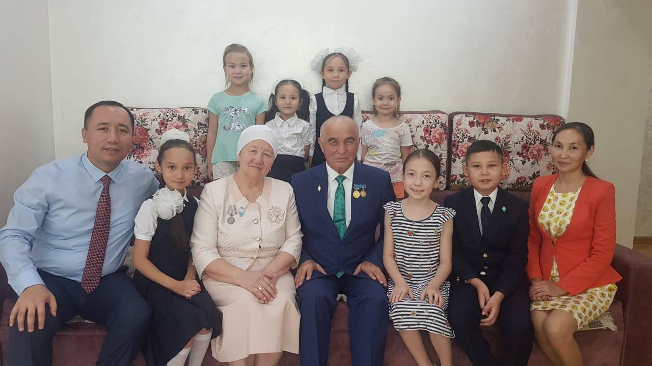 Жапақовтар әулеті