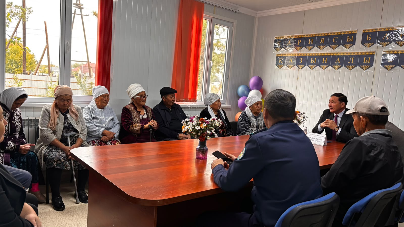 Қарттар күніне орай ашық есік күні өткізілді