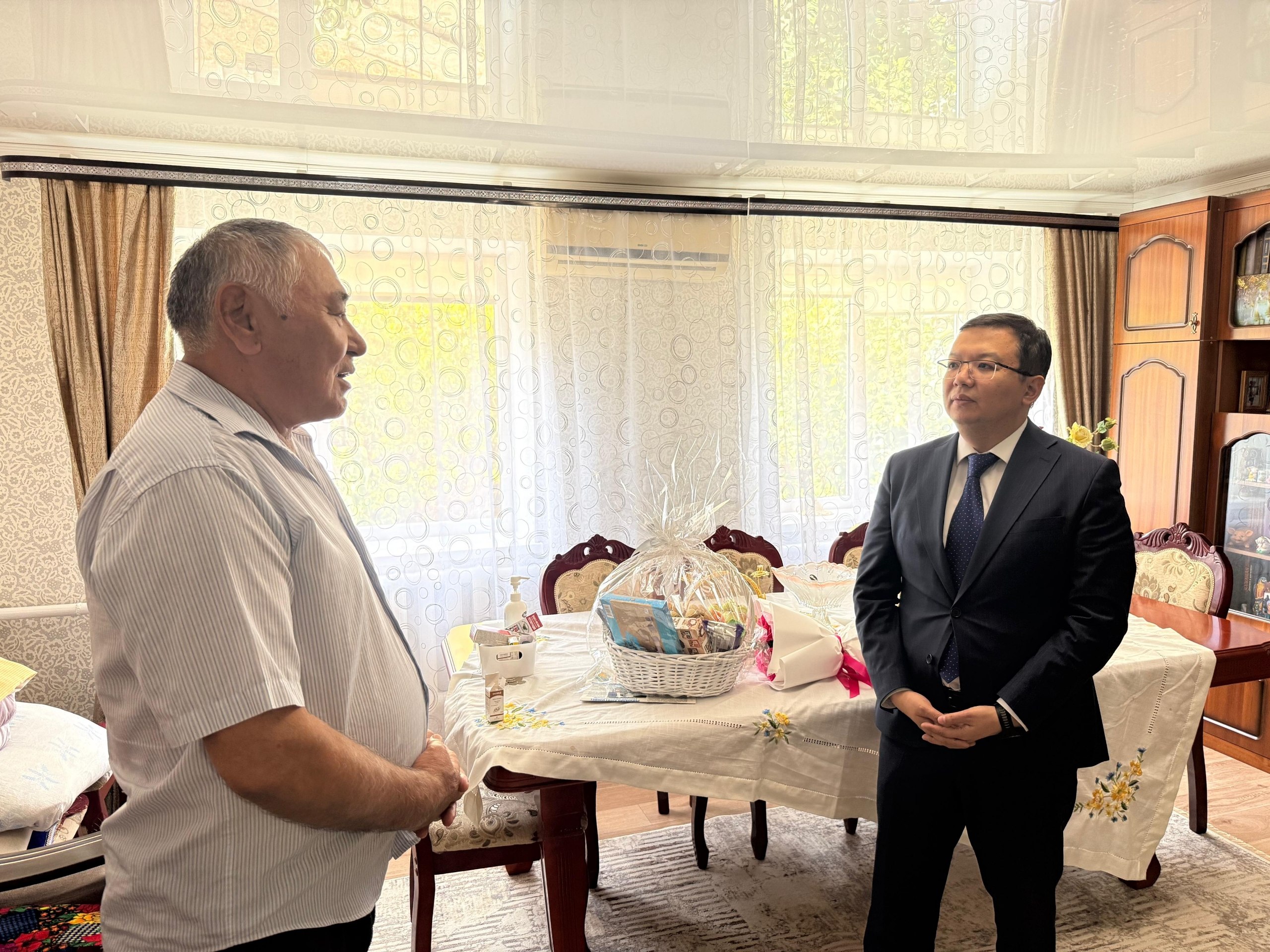 УДАН БАСШЫСЫ ЕҢБЕК АРДАГЕРЛЕРІН МЕРЕКЕМЕН ҚҰТТЫҚТАДЫ