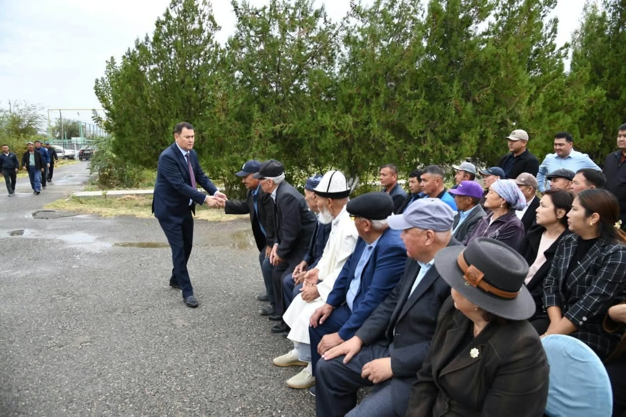 АУДАН ӘКІМІ ТҰРҒЫНДАРМЕН КЕЗДЕСУІН ОТЫРАР АУЫЛ ОКРУГІНЕН БАСТАДЫ