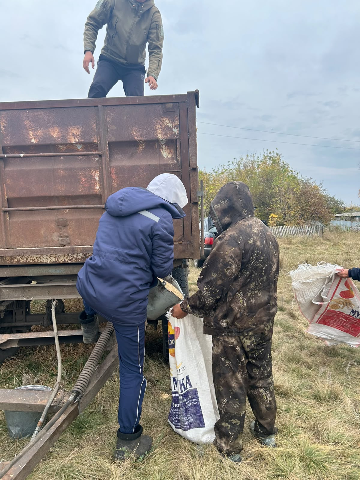 Пресновка ауылында ауыл шаруашылығы өнімдерінің жәрмеңкесі өтті. 2026 жылғы 10 қазанда Пресновка ауылында ауыл тұрғындары мен қонақтары үшін ұйымдастырылған ауыл шаруашылығы өнімдерінің жәрмеңкесі өтті.