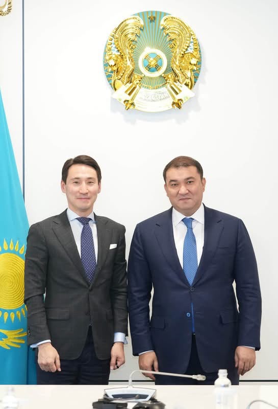 ТҮРКІСТАН ОБЛЫСЫНЫҢ ӘКІМІ «ҚАЗАҚСТАН ТҰРҒЫН ҮЙ КОМПАНИЯСЫ» АҚ БАСҚАРМА ТӨРАҒАСЫМЕН КЕЗДЕСТІ