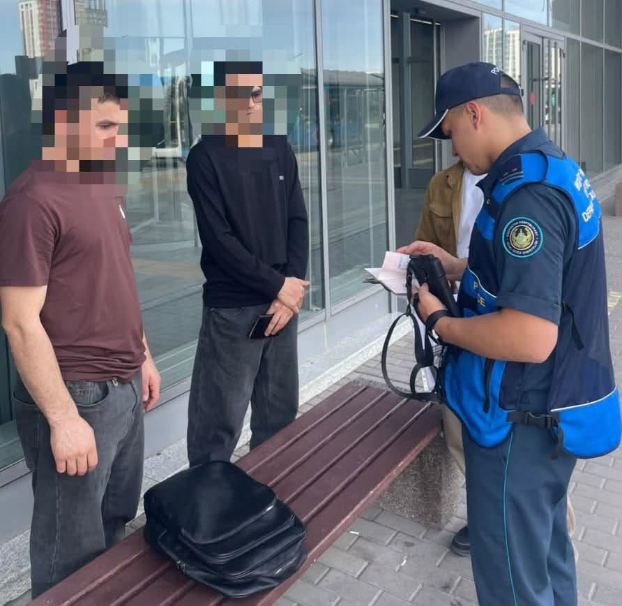 Құжатсыз жұмыс істеген: Астанада көлік полицейлері үш шетел азаматын анықтады