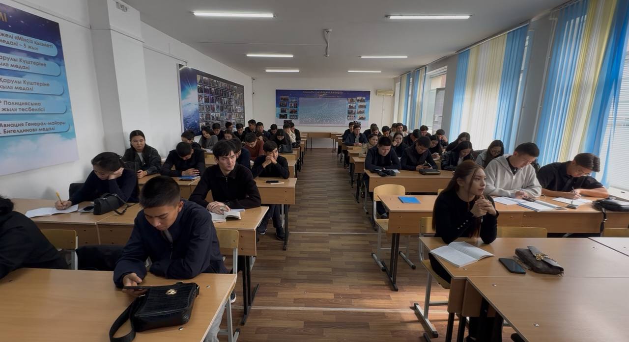 Полицияның ЖБО камералары баланы қауіпті тасымалдауды тіркеді