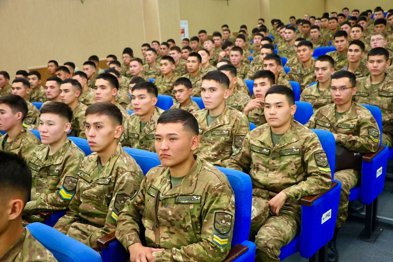 More than 200 cadets from the Almaty Military Institute have joined a reading club.