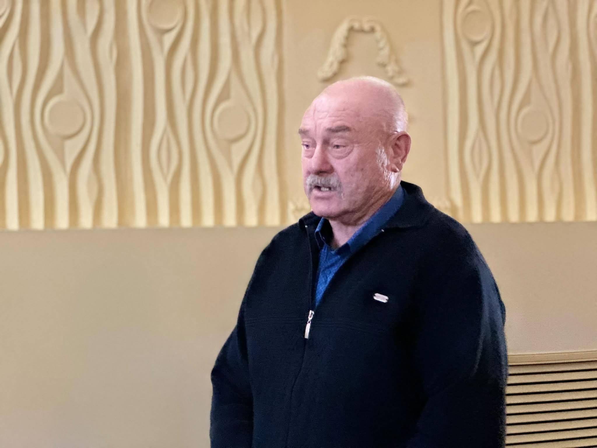 Участник встречи акима с населением