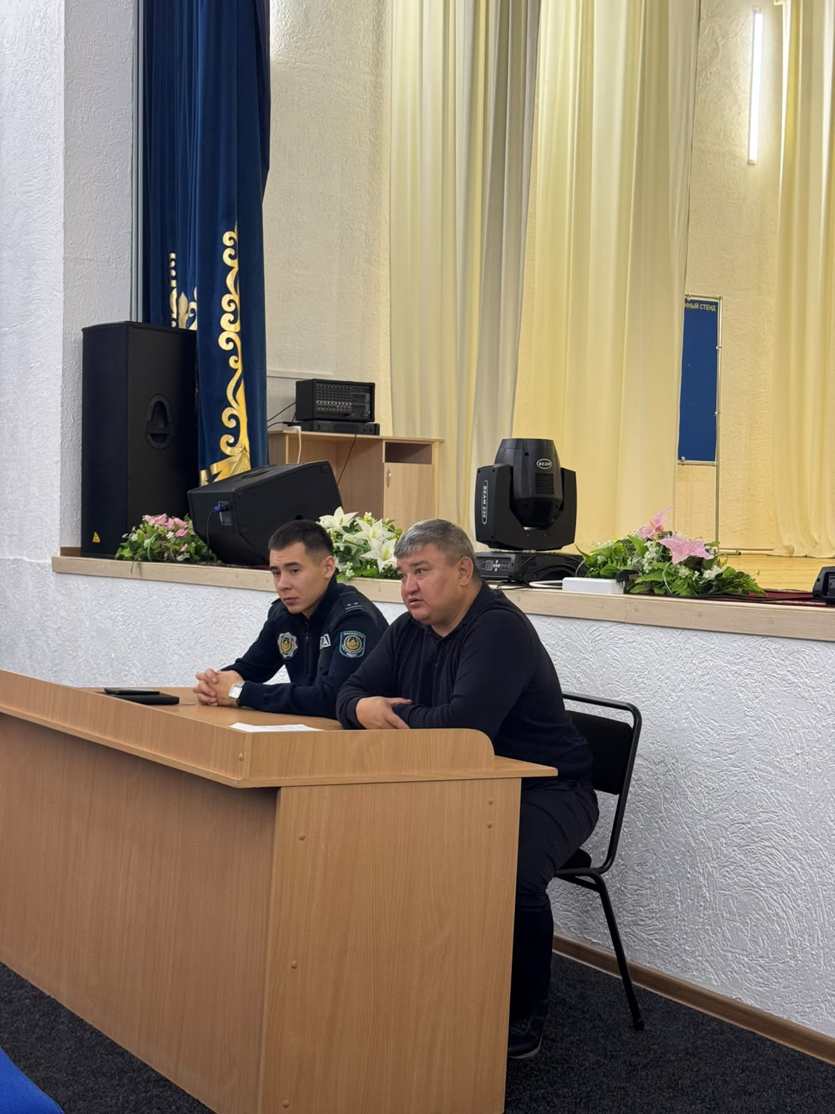 Сход акима Белоглинского сельского округа с жителями села Научное