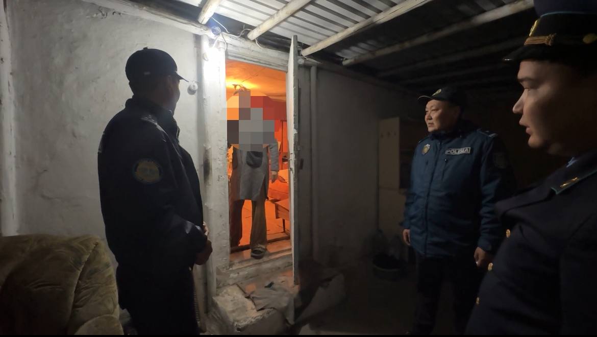 Талдықорған қаласында 7 қазаннан 8 қазанға қараған түні полиция қызметкерлері қала прокуратурасымен бірлесіп, қылмыстар мен әкімшілік құқық бұзушылықтардың алдын алу, сондай-ақ қоғамдық тәртіпті қамтамасыз ету мақсатында рейдтік іс-шара өткізді.