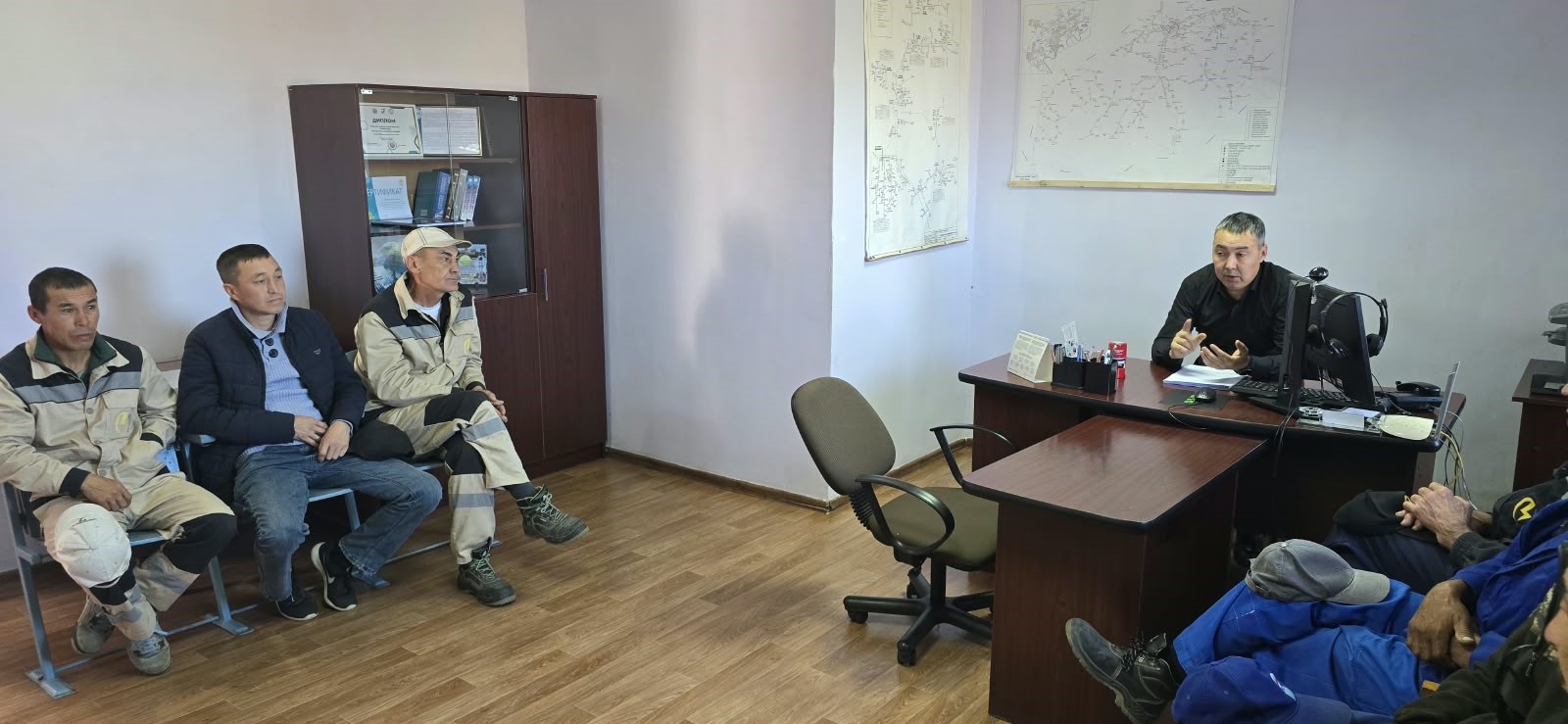 «Батыс Қазақстан Аймақтық электр желілік компаниясы» ЖШС-ның Жәнібек АЭТ-де қауіпсіздік және еңбекті қорғау мәселелері қаралды