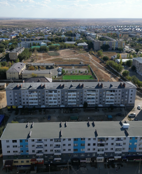 В городе Алга завершен капитальный ремонт 100-квартирного жилого дома