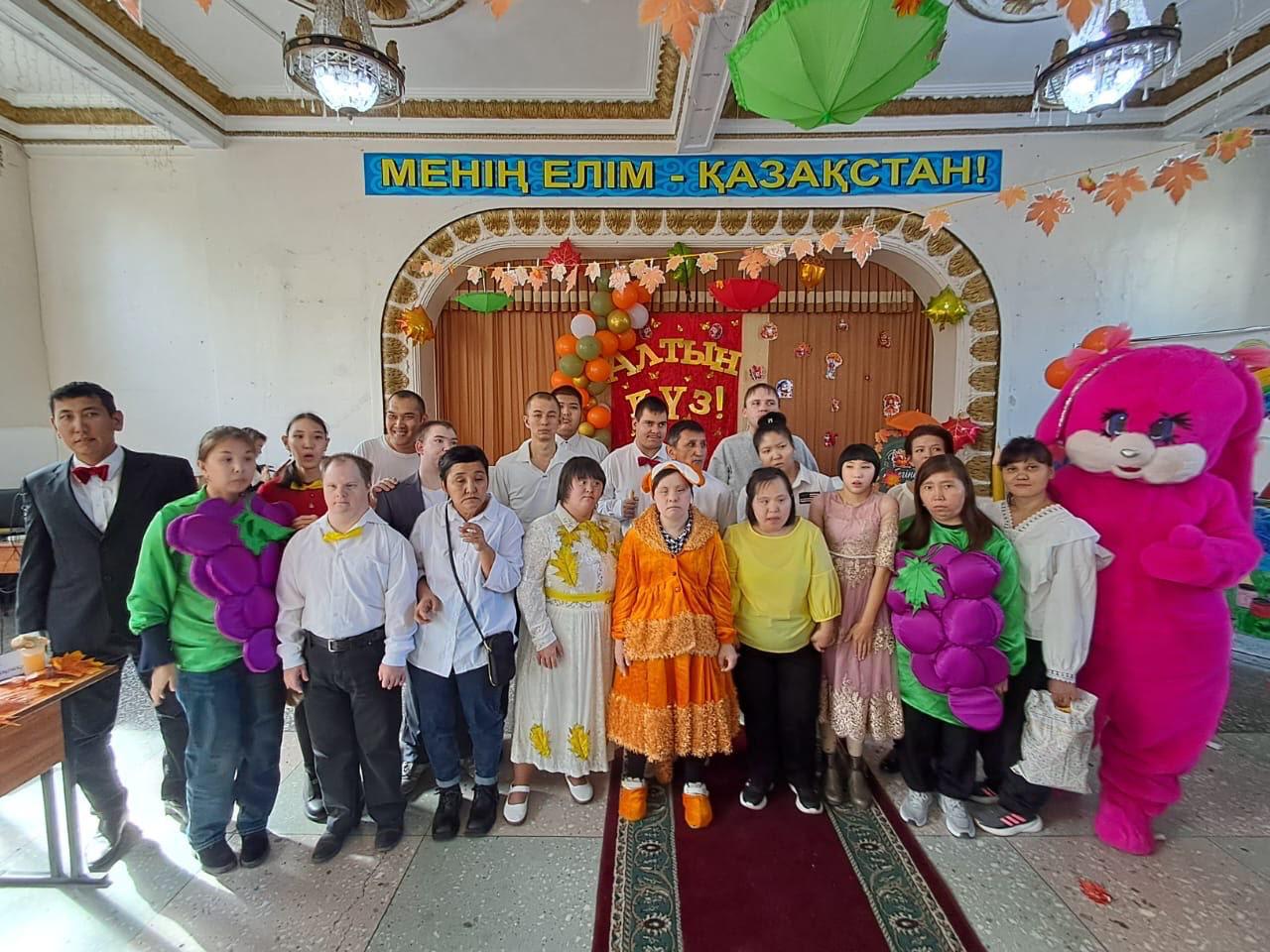 «Алтын күз, әсем айналам, Еліне береке сыйлаған!»