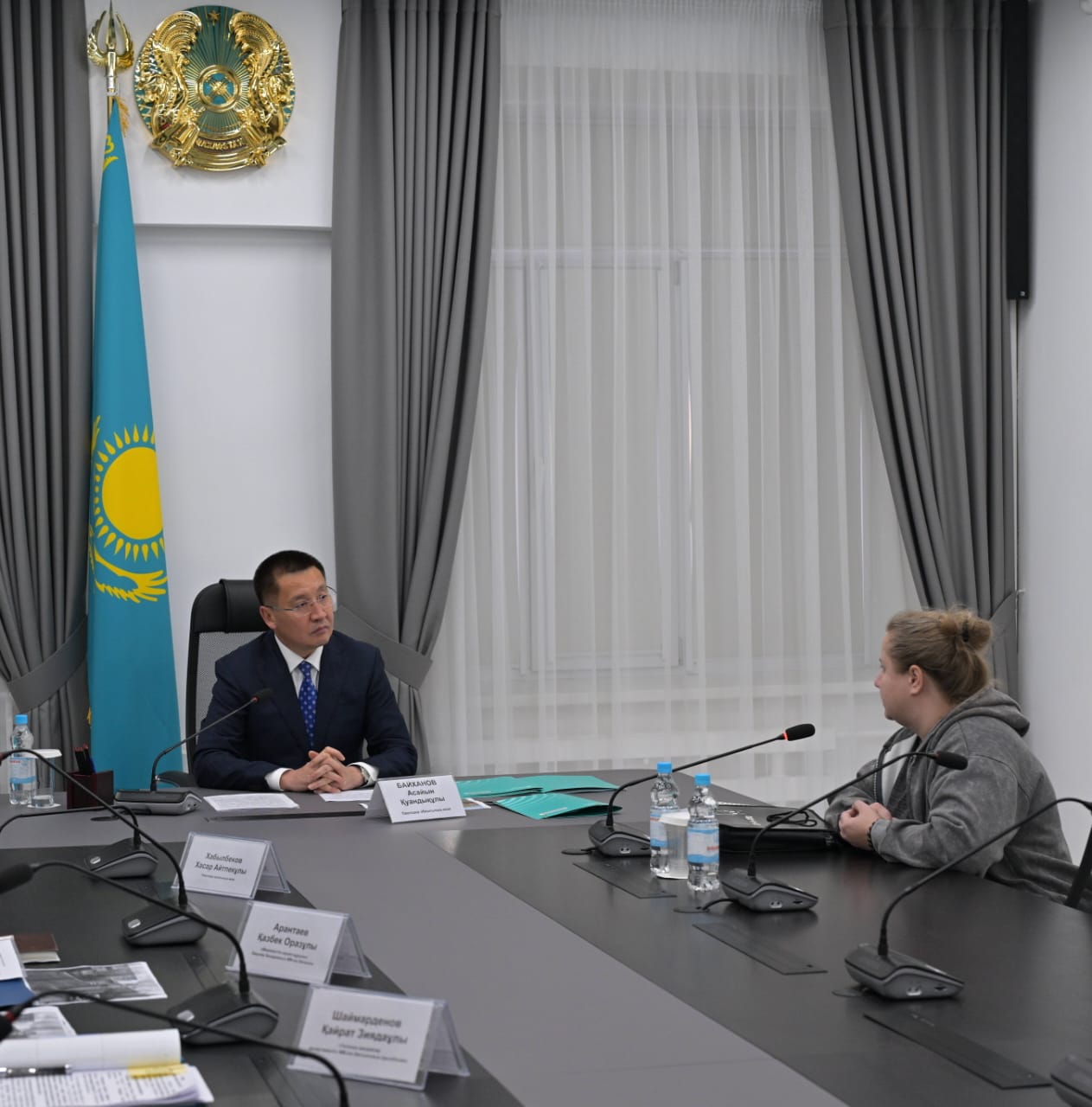 Облыс әкімі Асайын Байханов азаматтарды жеке мәселелері бойынша қабылдады