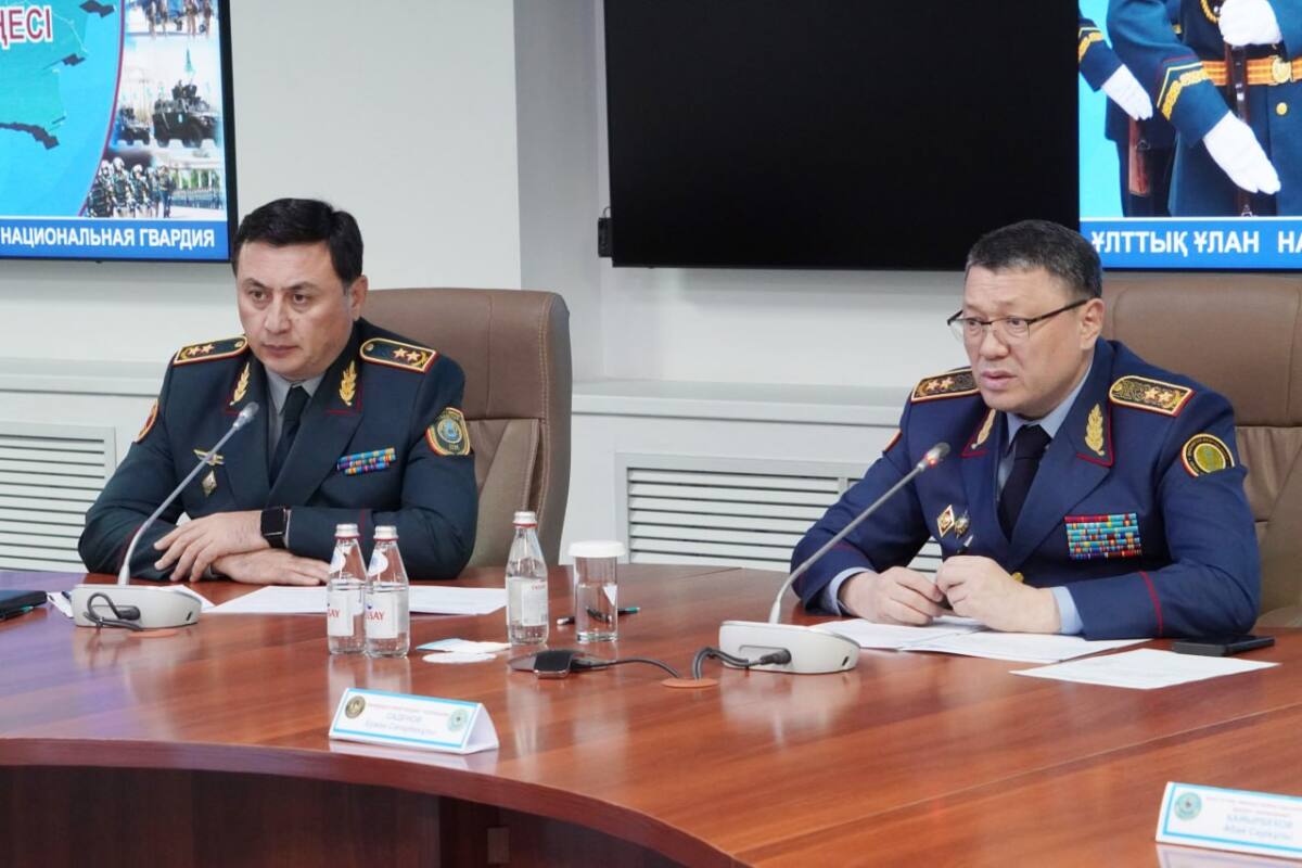 Ішкі істер министрі Ержан Саденов пен ішкі істер министрінің орынбасары — Ұлттық ұланның Бас қолбасшысы Аңсаған Балтабеков