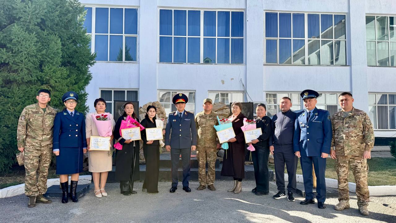 Жетісу облысында қоғамдық қауіпсіздікті қамтамасыз етуге үлес қосқан Ұлттық ұлан әскери қызметшілері марапатталды