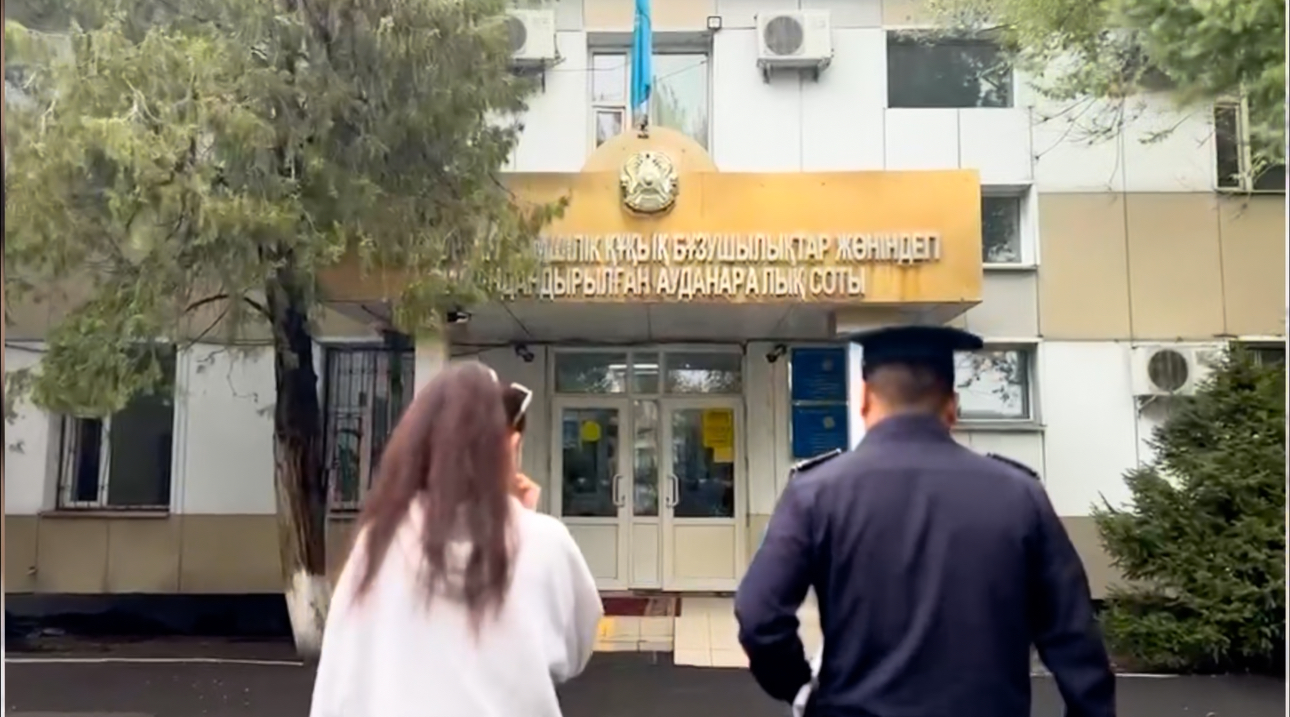 алдықорған қаласында полиция қызметкерлері әлеуметтік желіге мониторинг жүргізу барысында TikTok платформасындағы тікелей эфир кезінде айтылған былапыт сөздерді анықтады.